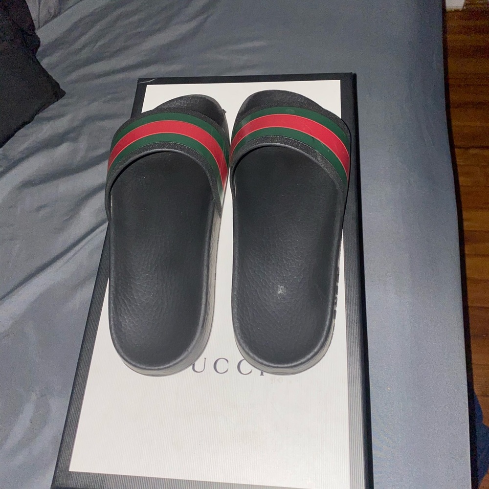 GUCCI SLIDES